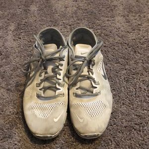 White Nike free shoes